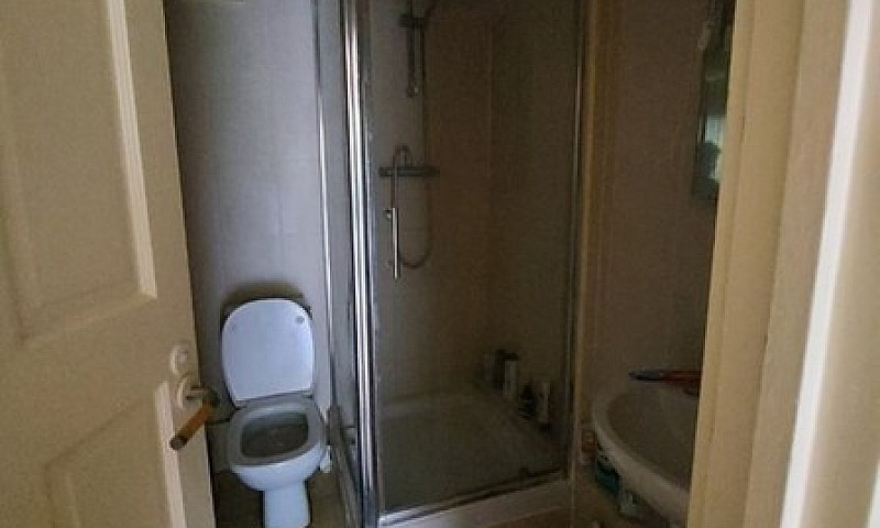 3 Bedroom Flat In Fi...
