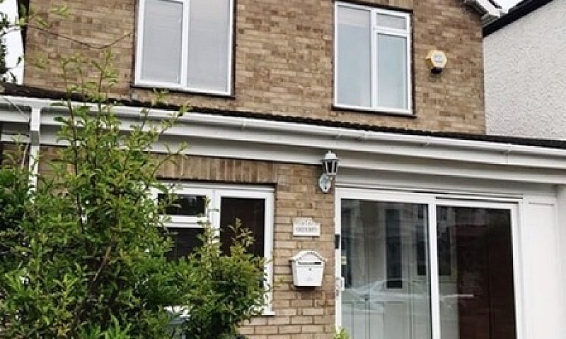 4 Bedroom House In W...