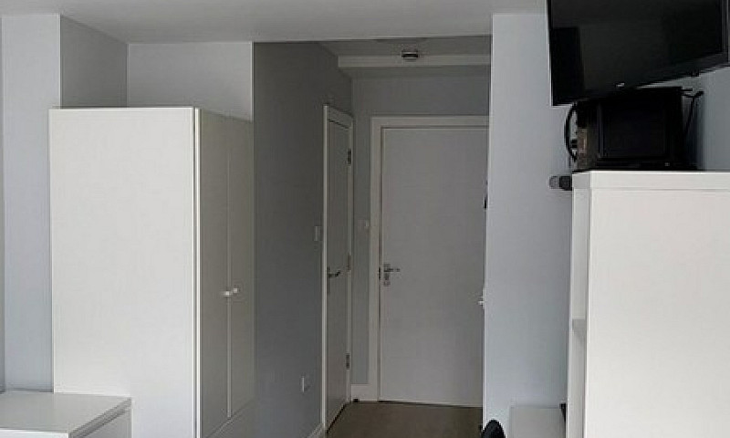 Studio Flat In St. J...