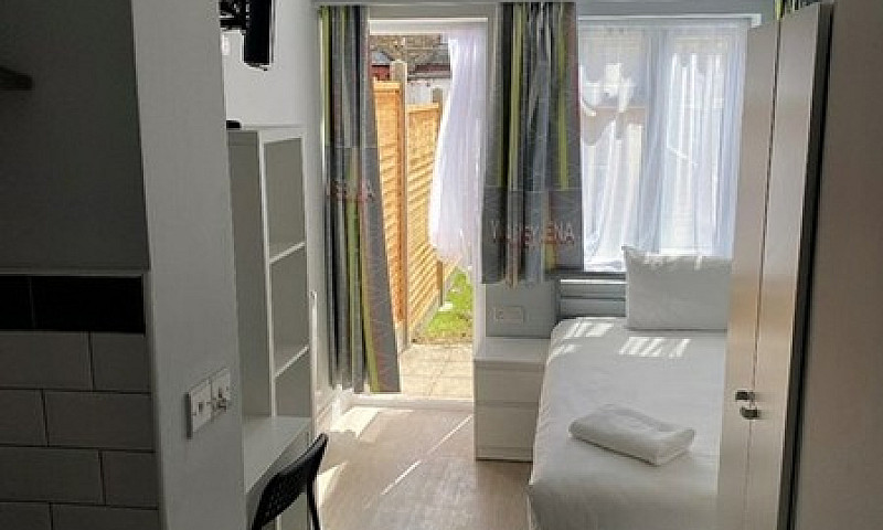 Studio Flat In St. J...