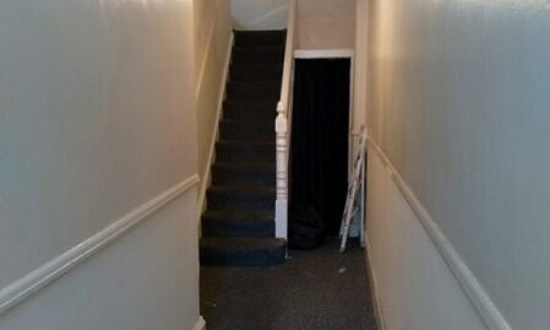 3 Bedroom Flat In Ad...