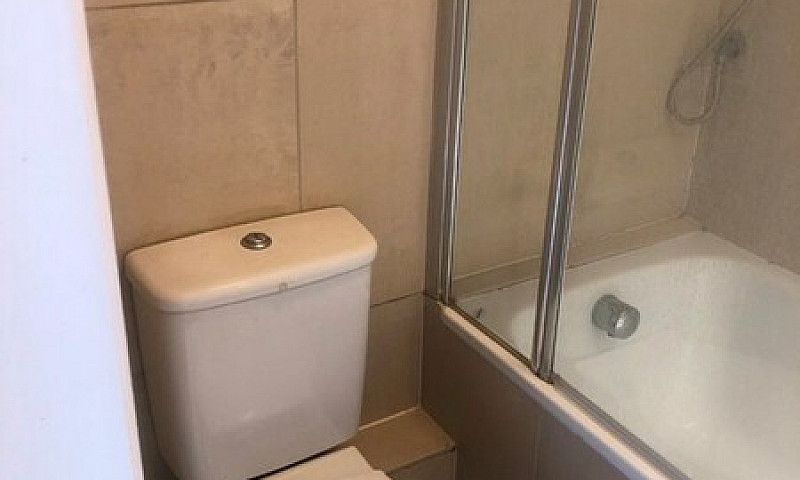 Studio Flat In Sloan...