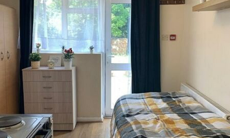 Studio Flat In Belmo...
