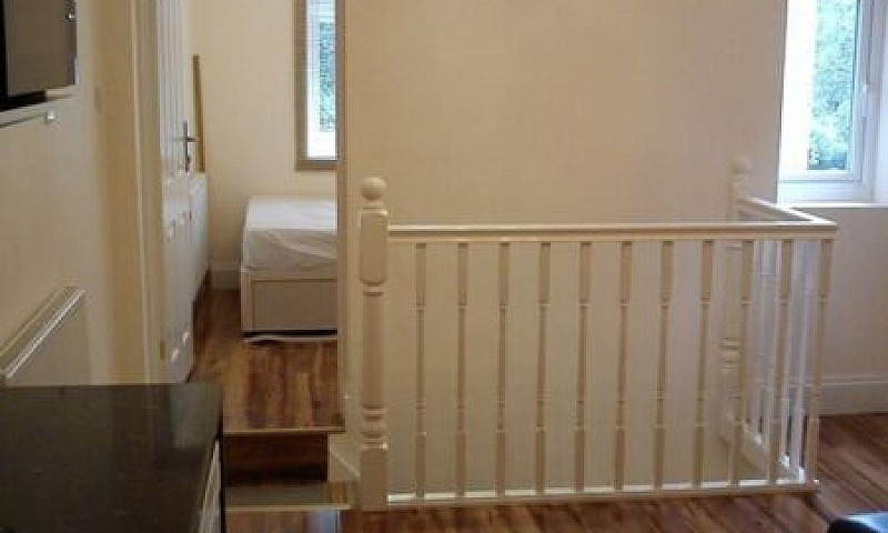 1 Bedroom Flat In Hi...
