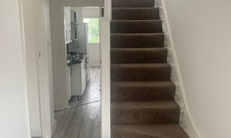 5 Bedroom House In P...