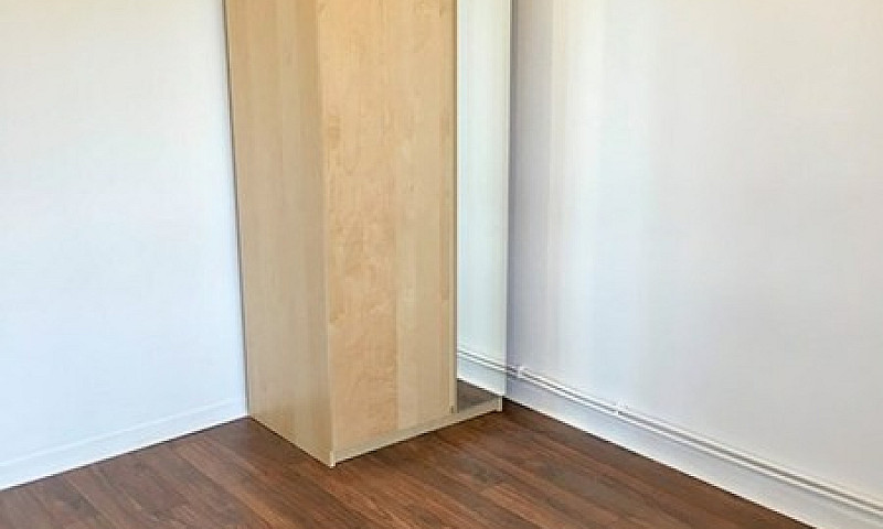 1 Bedroom In Colling...