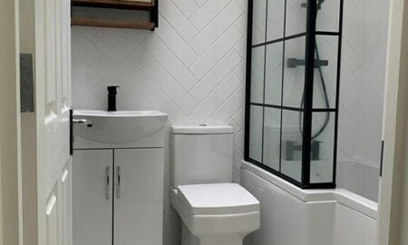 2 Bedroom Flat In Gr...
