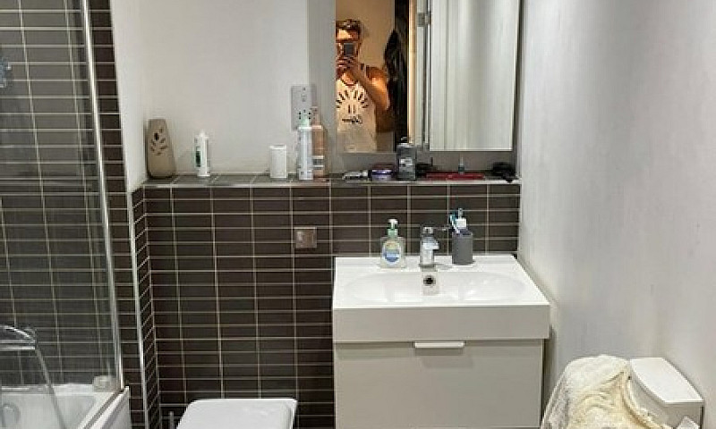 1 Bedroom Flat In Ma...