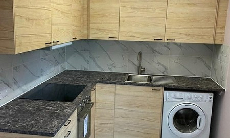 2 Bedroom Flat In St...
