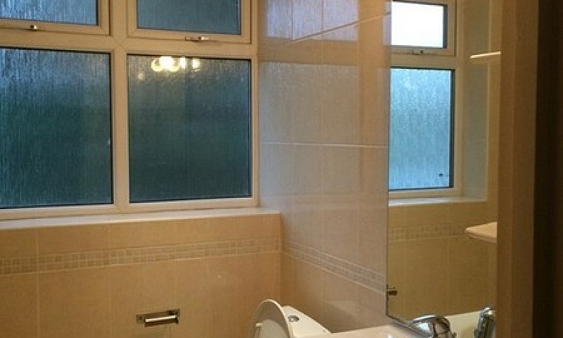 2 Bedroom Flat In Gr...