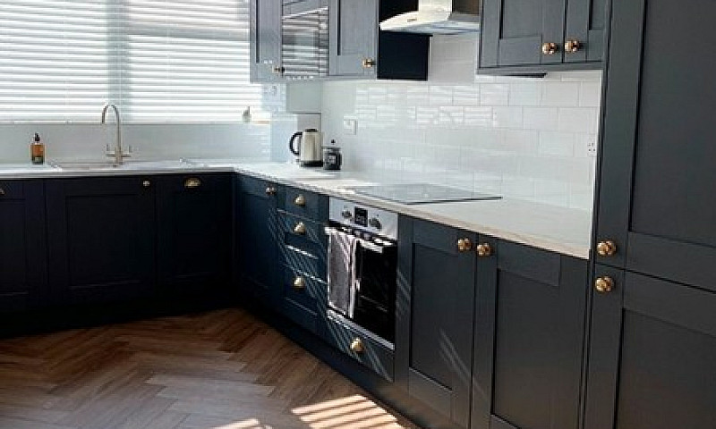2 Bedroom Flat In Cy...