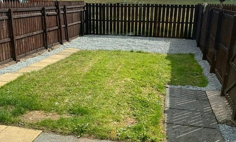 2 Bedroom House In A...