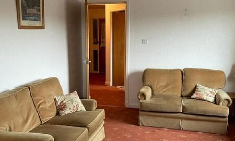 1 Bedroom Flat In Go...