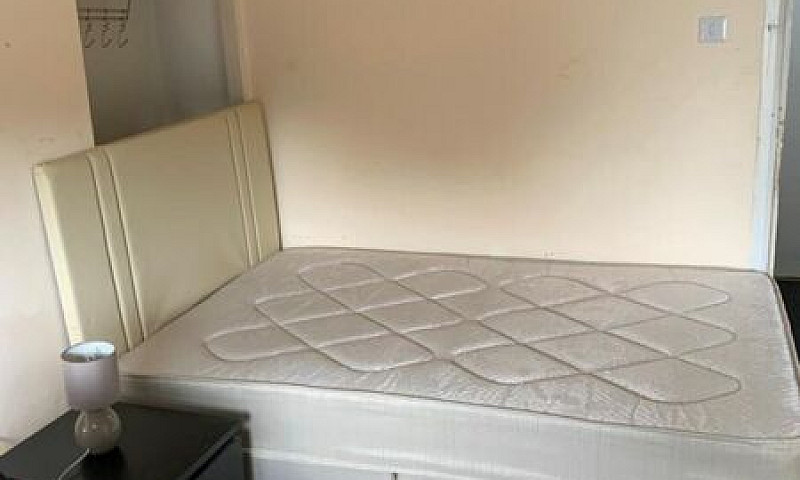 1 Bedroom Flat In Du...