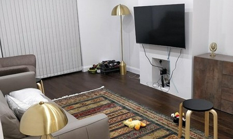 2 Bedroom House In S...