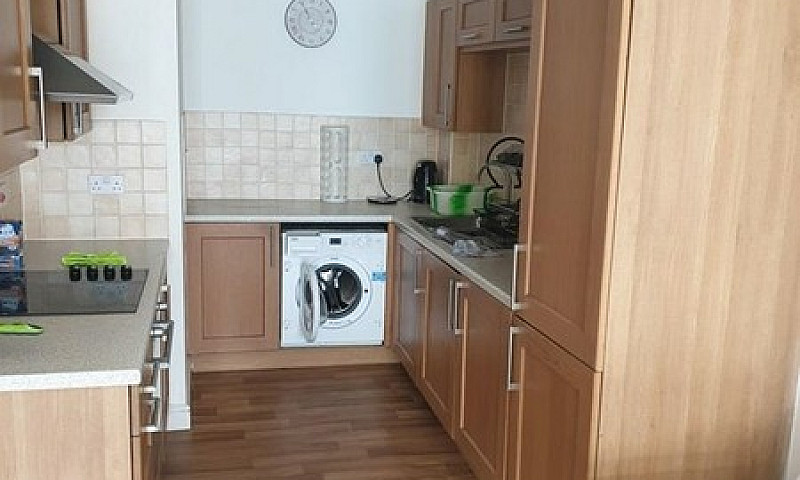 1 Bedroom Flat In Ma...