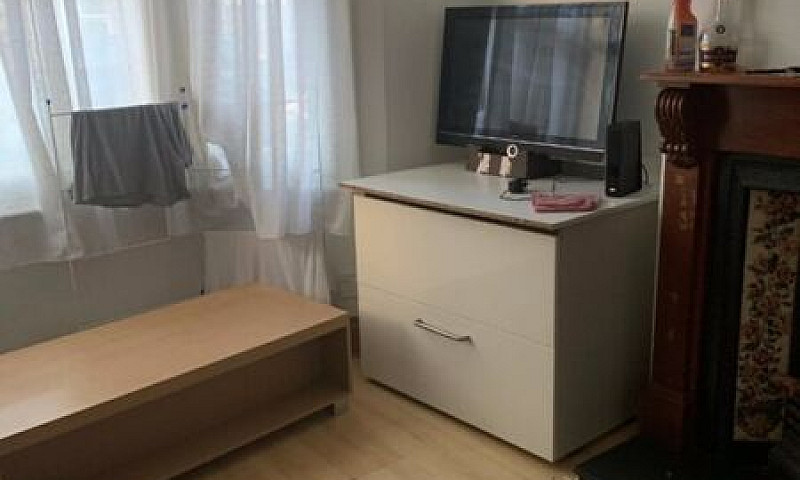 4 Bedroom House In F...