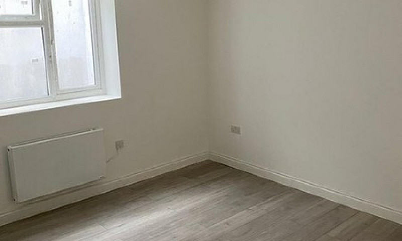Studio Flat In Engle...