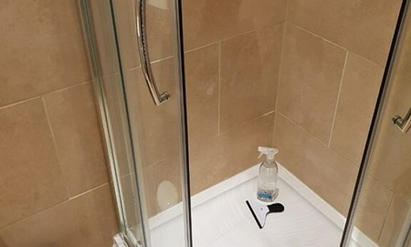 4 Bedroom Flat In Cr...