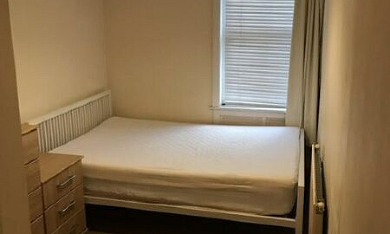 3 Bedroom Flat In Pa...