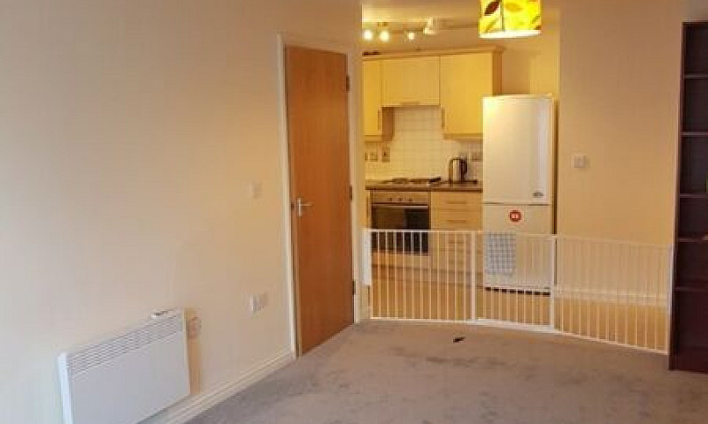 2 Bedroom Flat In Ef...