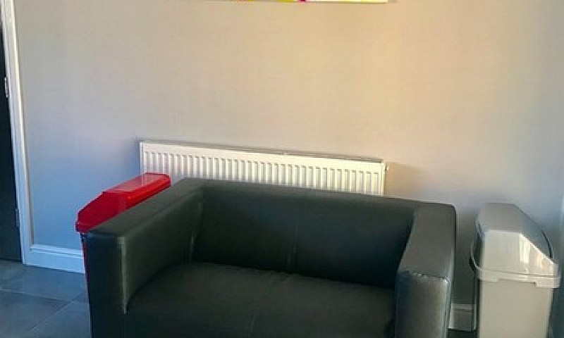 1 Bedroom In Tirring...