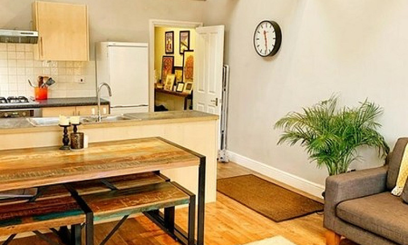 1 Bedroom Flat In Wa...