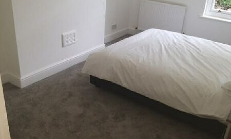2 Bedroom Flat In Ki...