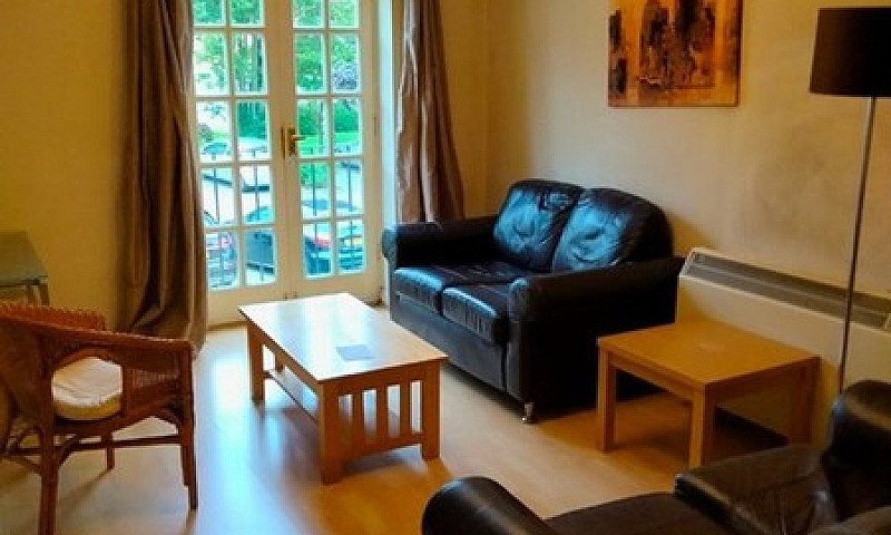 1 Bedroom Flat In Le...