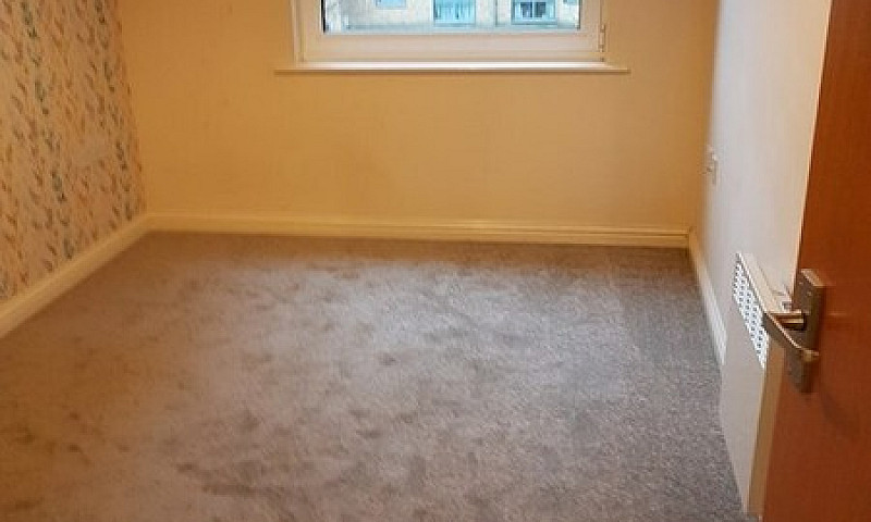 2 Bedroom Flat In Ef...