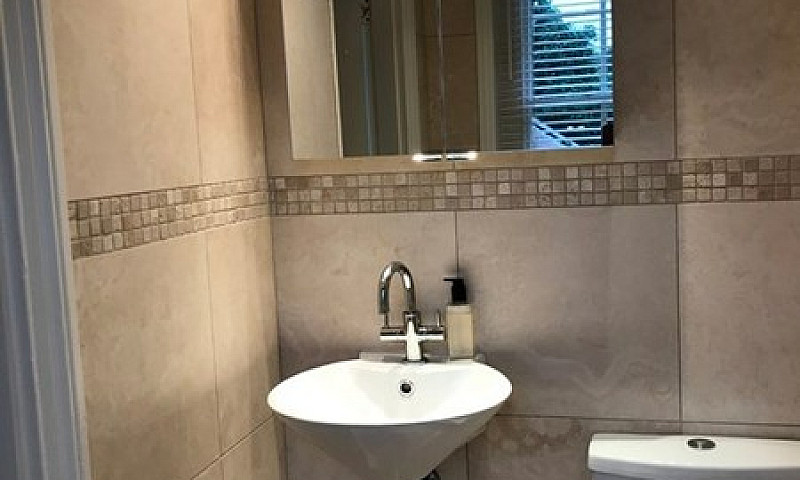 1 Bedroom In High St...