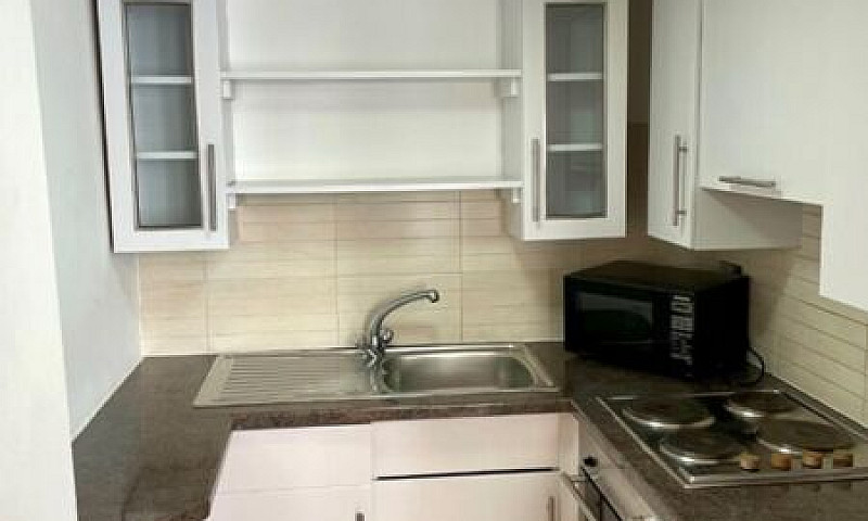 1 Bedroom Flat In Le...