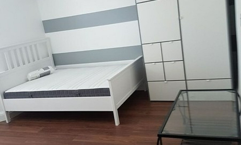 Studio Flat In Old R...