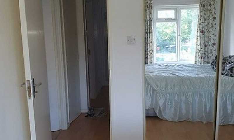 3 Bedroom House In T...