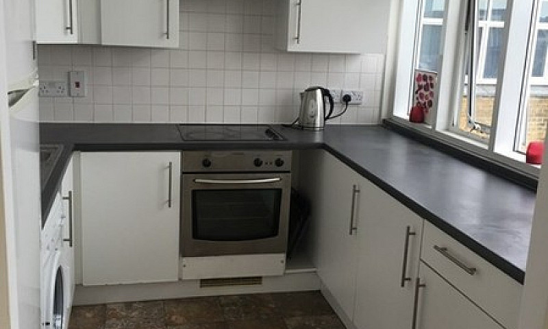 2 Bedroom Flat In Sp...
