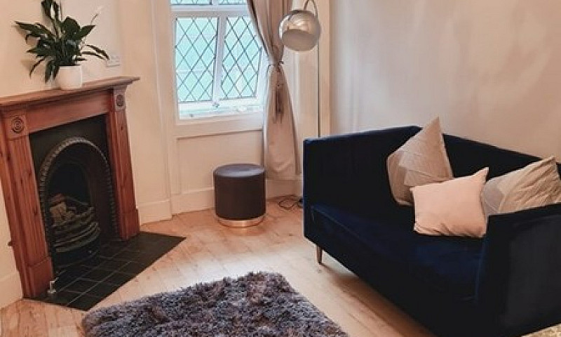 2 Bedroom Flat In Ol...