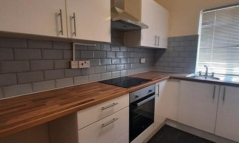 2 Bedroom Flat In Gi...