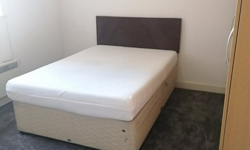 1 Bedroom Flat In Mc...