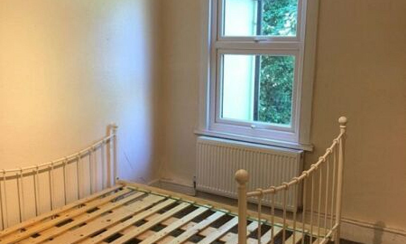 1 Bedroom Flat In Cl...