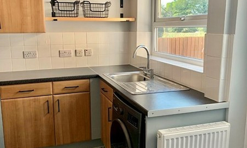 1 Bedroom House In W...