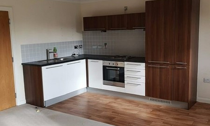 2 Bedroom Flat In Ci...