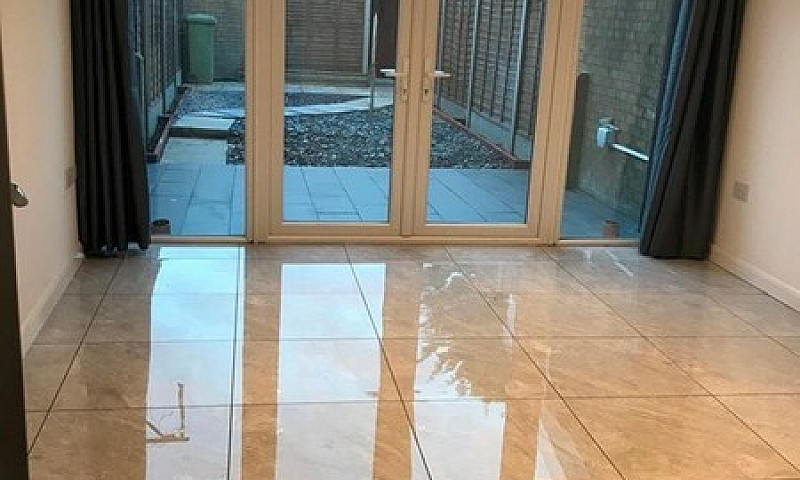 5 Bedroom House In P...