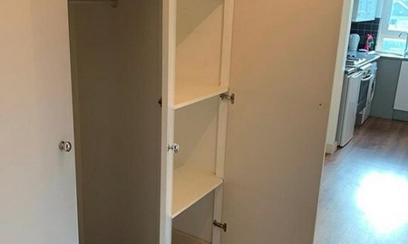 1 Bedroom Flat In Li...