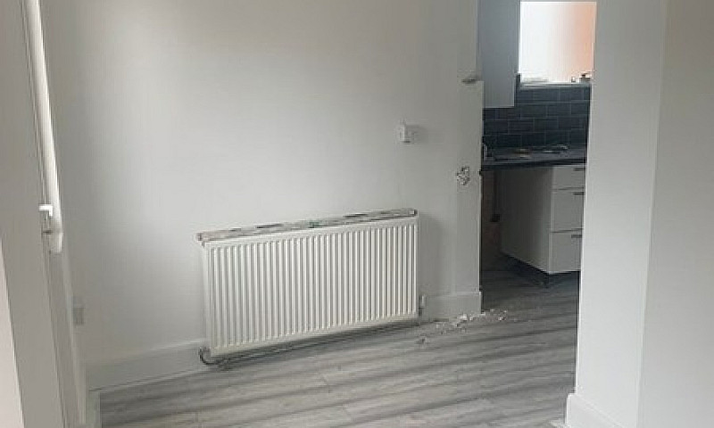 5 Bedroom House In P...