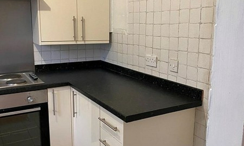 2 Bedroom Flat In Ki...