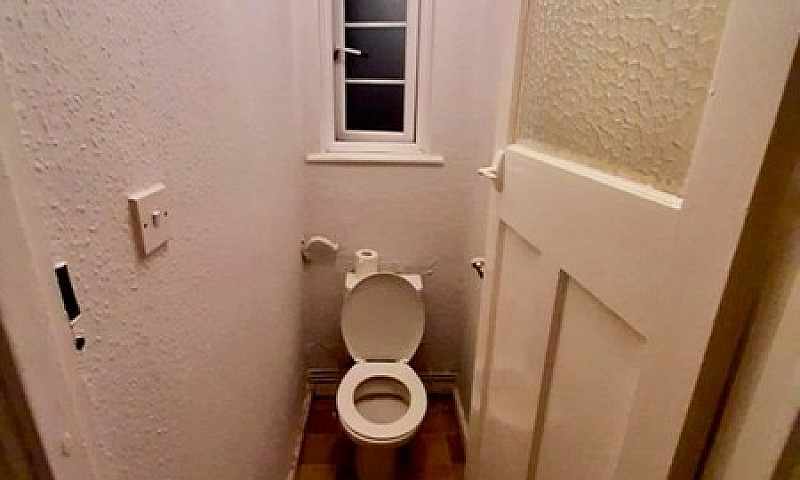 3 Bedroom Flat In Oa...