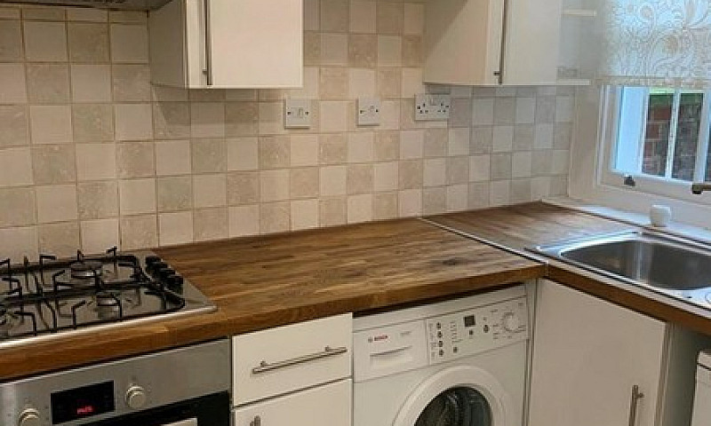 1 Bedroom Flat In Fe...