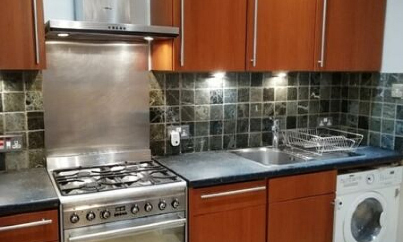 1 Bedroom Flat In La...