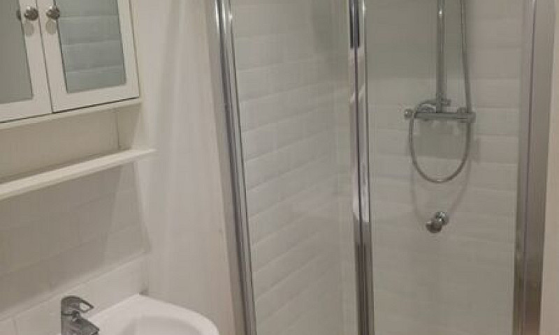 2 Bedroom Flat In Ce...