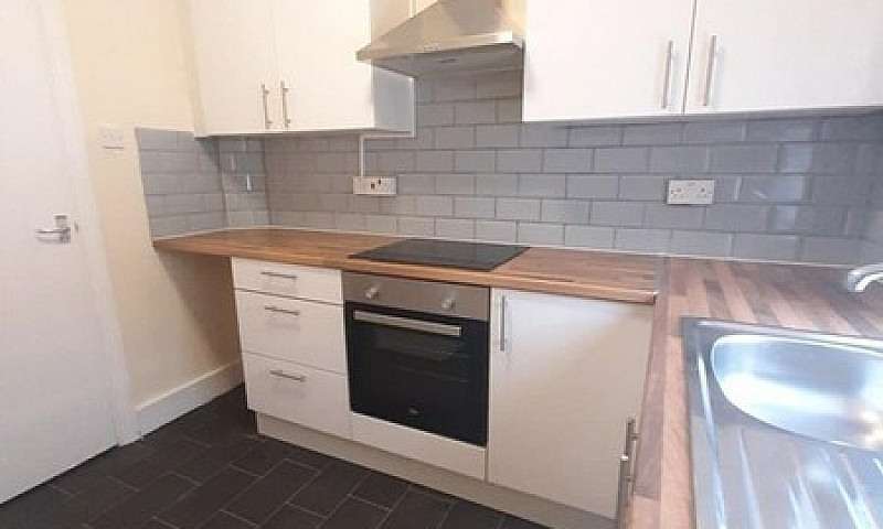 2 Bedroom Flat In Gi...